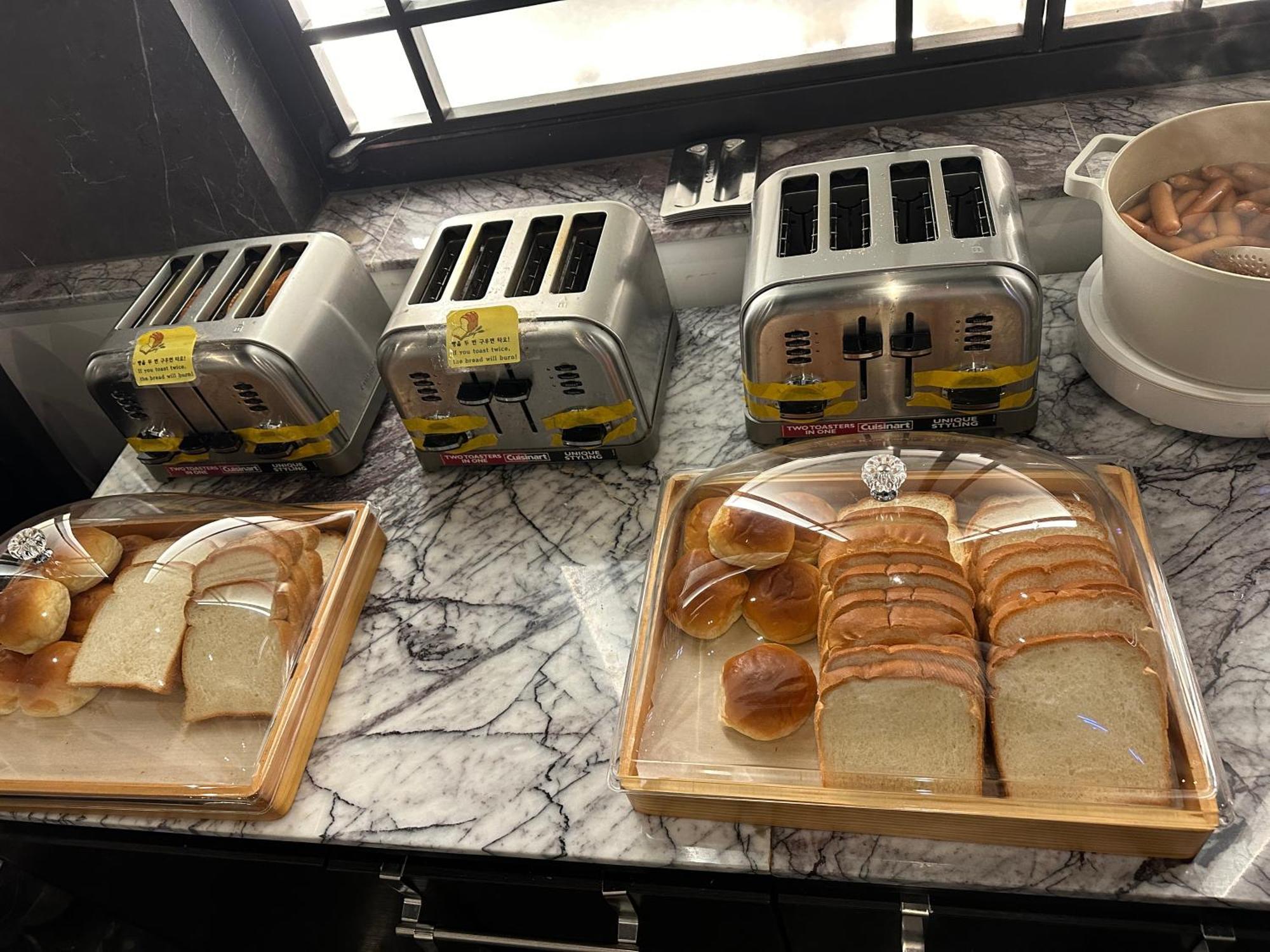 Amare Hotel Jongno Сеул Екстериор снимка