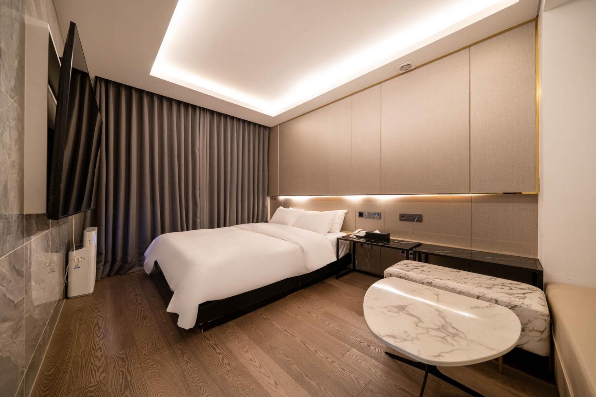 Amare Hotel Jongno Сеул Екстериор снимка
